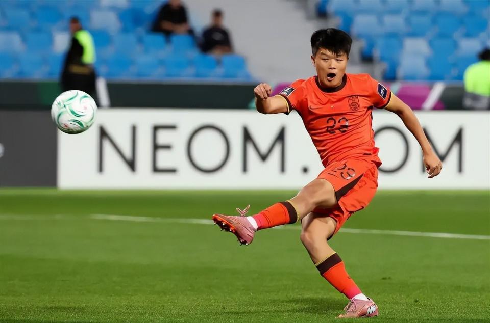 世界杯赛事官网-足协立功！国足新星曝光赢球秘诀，中超锻炼价值大，宋凯收到回报