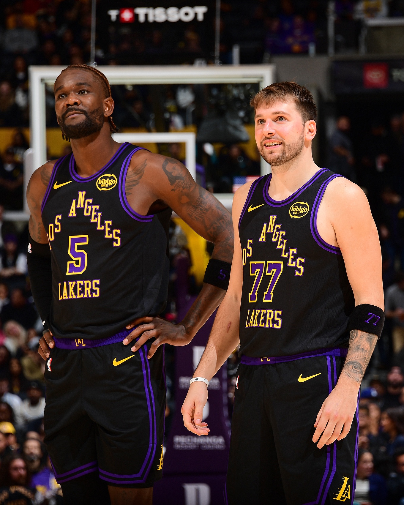 艾顿已引起湖人将帅不满！消息人士：内线球员排着队想搭档东契奇