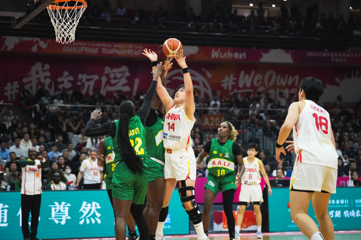 世界杯赛事官网-泪目！李月汝夺单场最佳表态：海外历练为了助中国女篮上领奖台